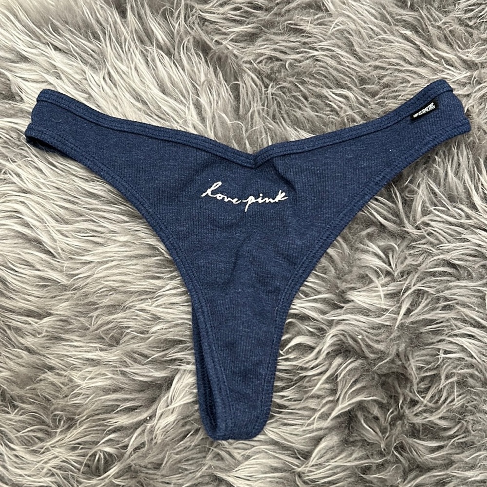 VS PINK Thong